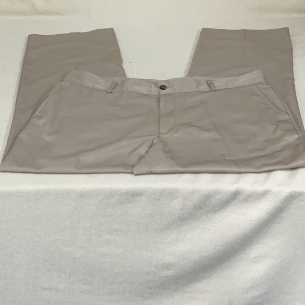 EUC Mens adidas khaki pants